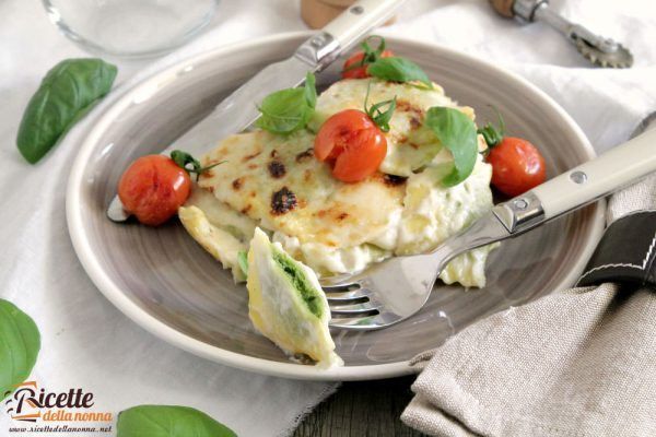 Ravioli di magro con cicoria e mozzarella gratinati al forno