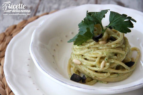 Spaghetti di Gragnano al pesto di triglie mantecati con burro Occelli