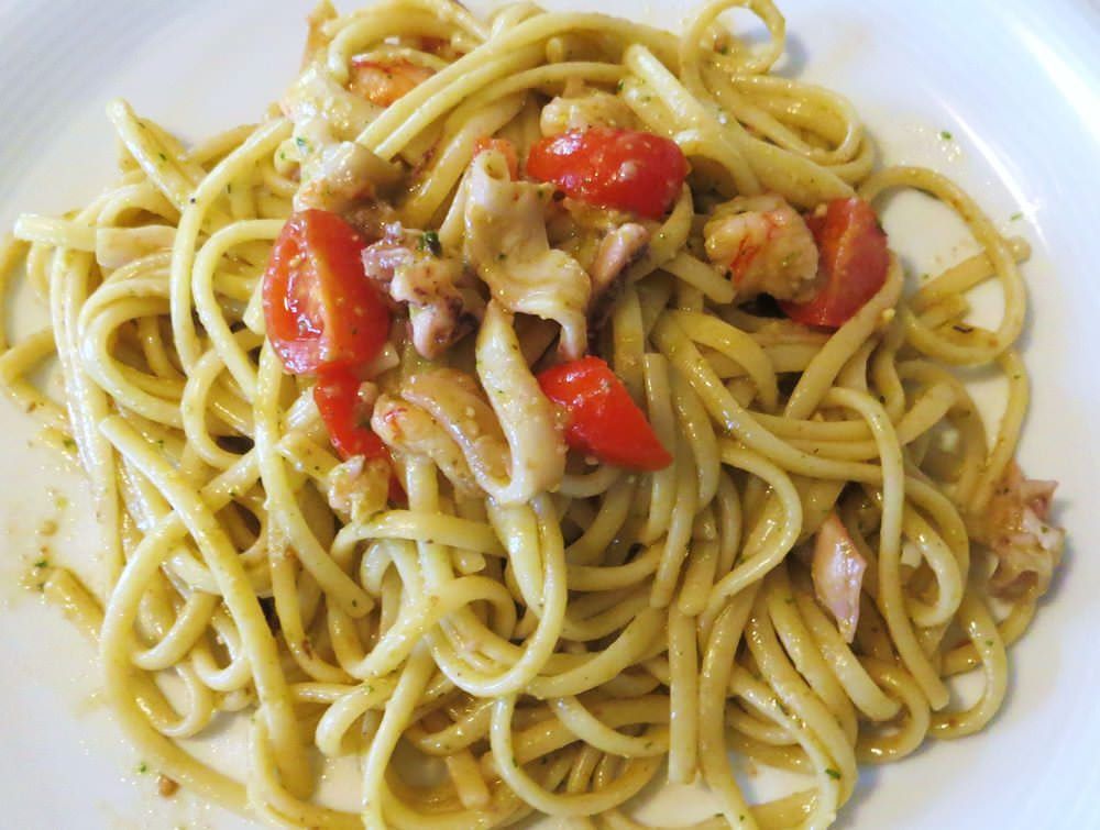 Linguine Al Pesto Rustico Gamberi E Calamari Ricette Della Nonna