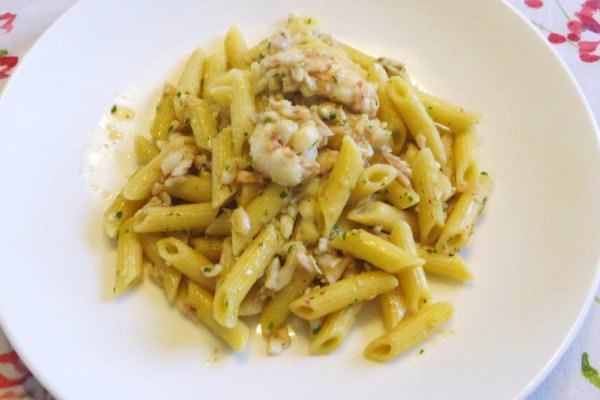 Pennette con triglie, scampi e limone