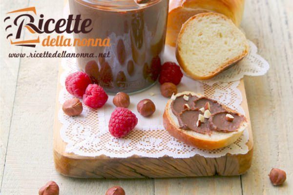 Crema spalmabile alla nocciola e cioccolato