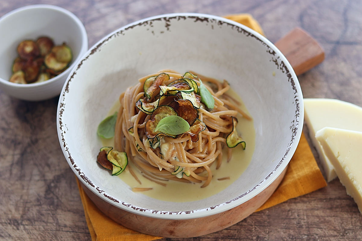 Dal mare della Campania uno dei piatti più iconici d’Italia: storia, curiosità e ricetta degli unici e soli spaghetti alla Nerano