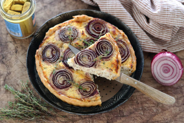 Torta salata con tonno e cipolla rossa di Tropea