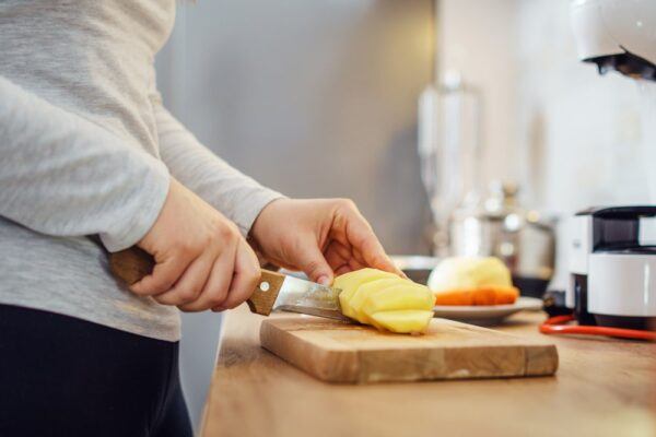 Come conservare le patate per mantenerle fresche e non farle germogliare