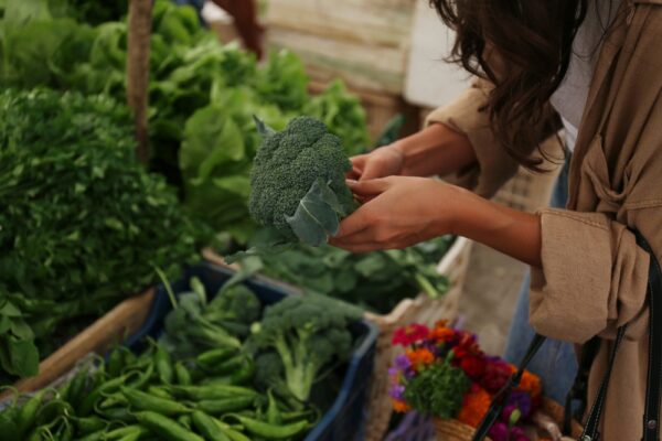 Come combattere gli sprechi alimentari in cucina: guida pratica e 7 consigli facilissimi che puoi applicare tutti i giorni