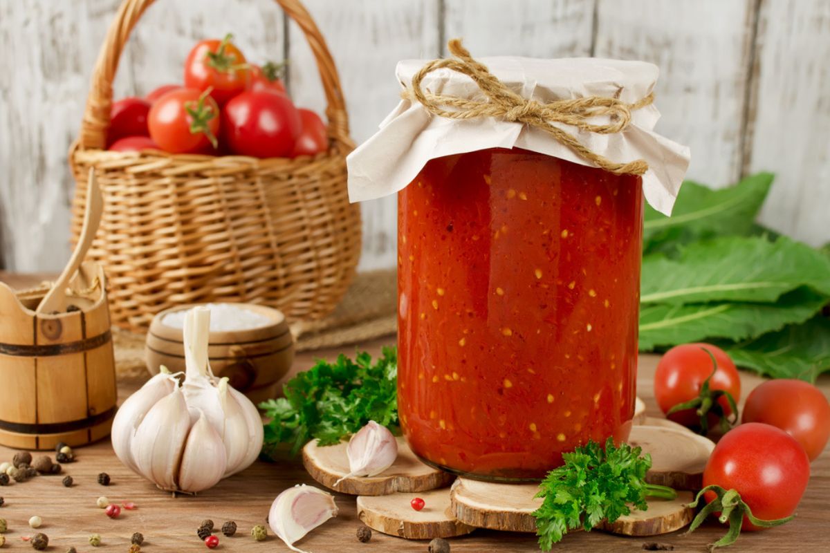 Passata di pomodoro fatta in casa a crudo