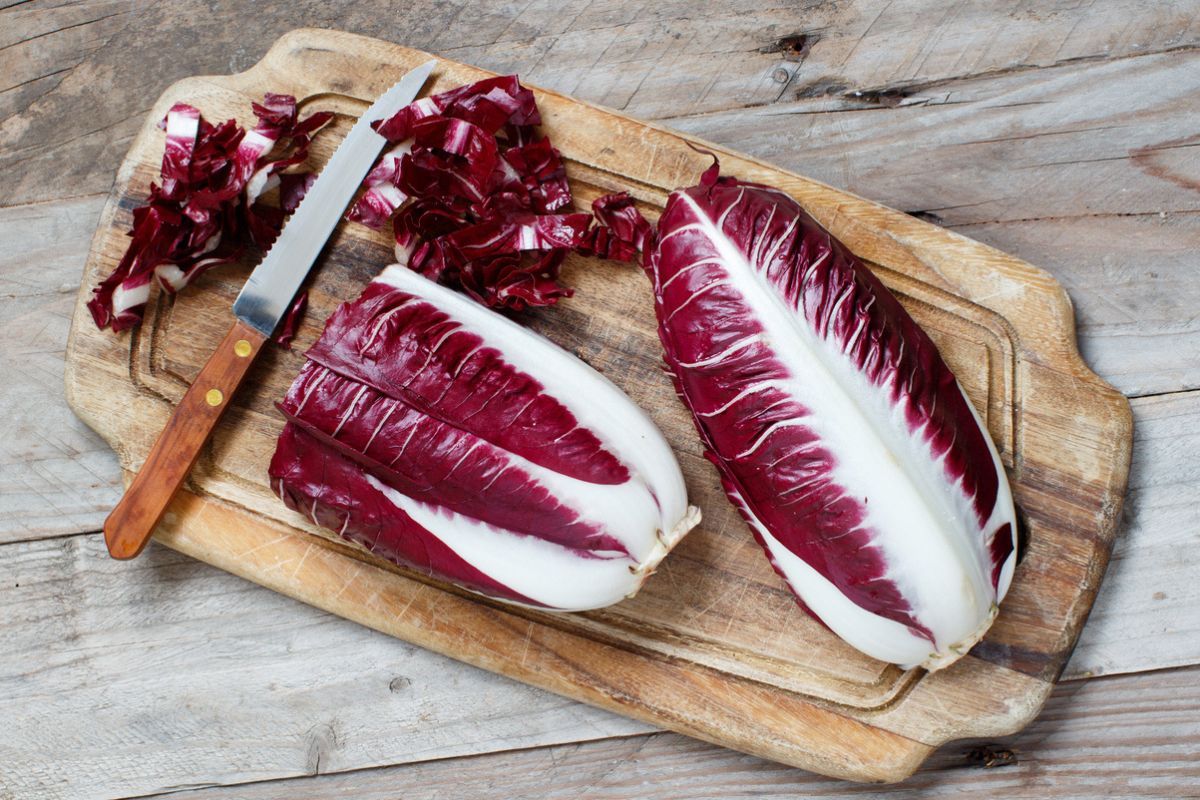 Radicchio su tagliere