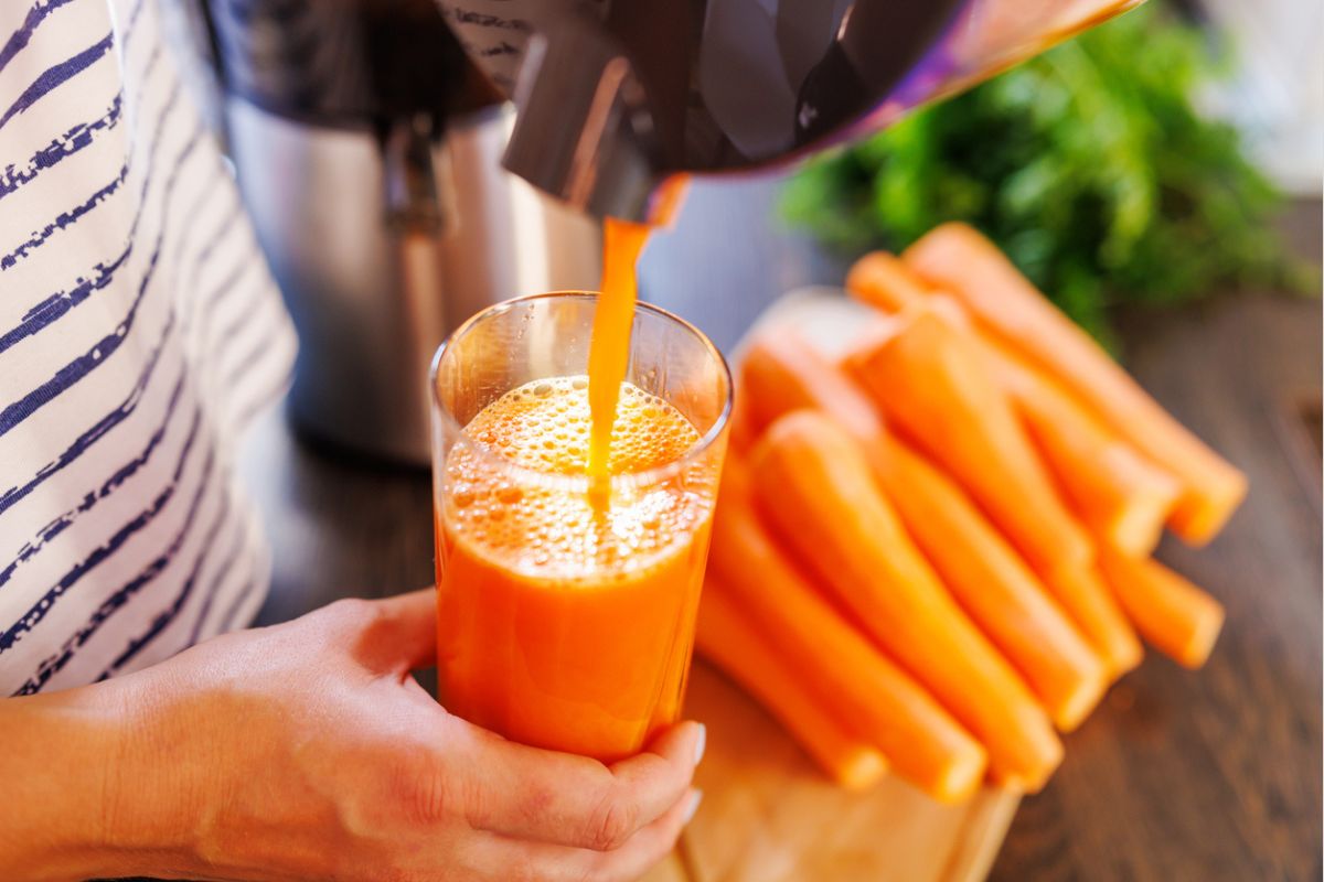 Succo di carota con frullatore