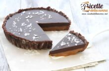 Crostata al cioccolato e caramello salato: ricetta con la ganache perfetta