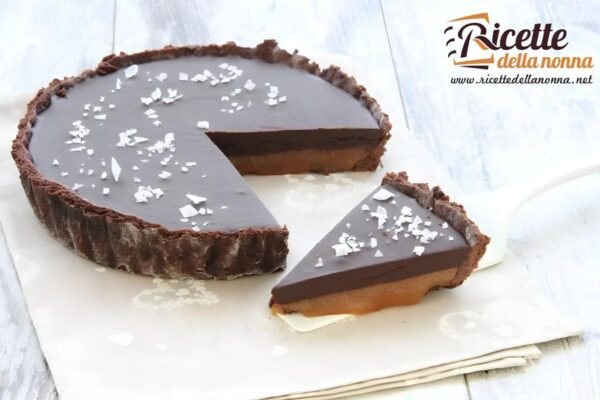 Crostata al cioccolato e caramello salato: ricetta con la ganache perfetta