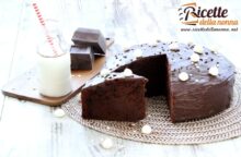 Mud Cake, ricetta per una torta al cioccolato umida e golosa