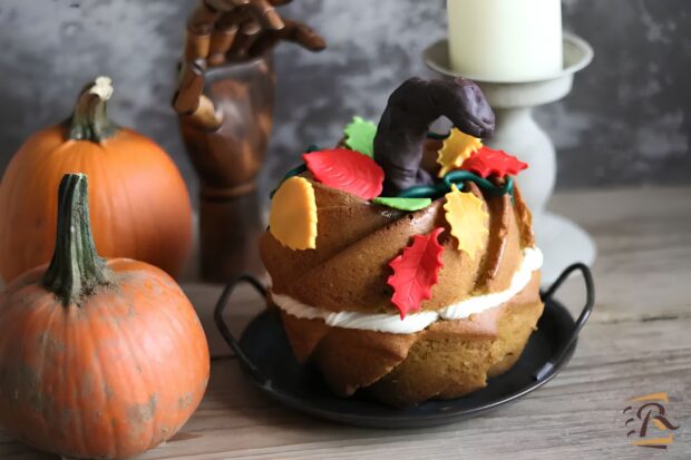 Torta di Halloween a forma di zucca