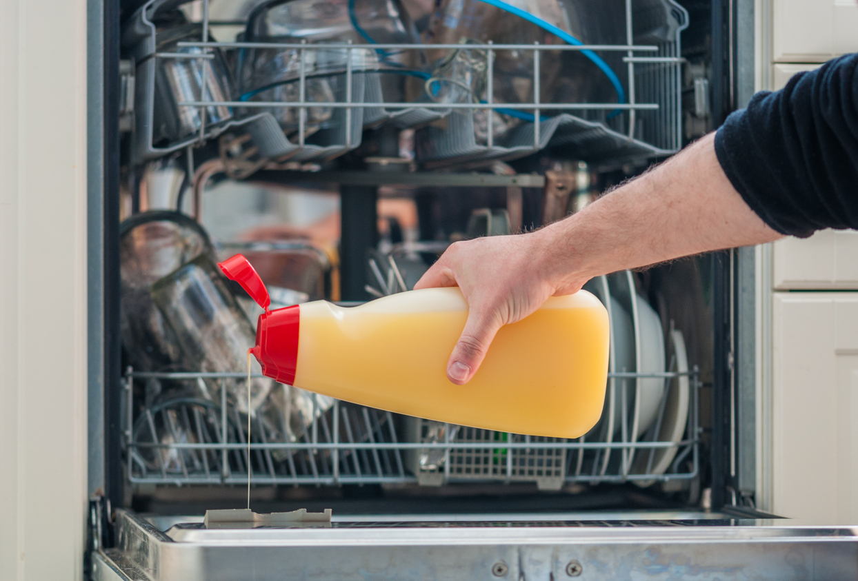 Lavare il cibo in lavastoviglie, rischio contaminazione