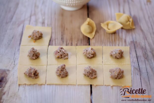 Tortellini fatti in casa, preparazione 3