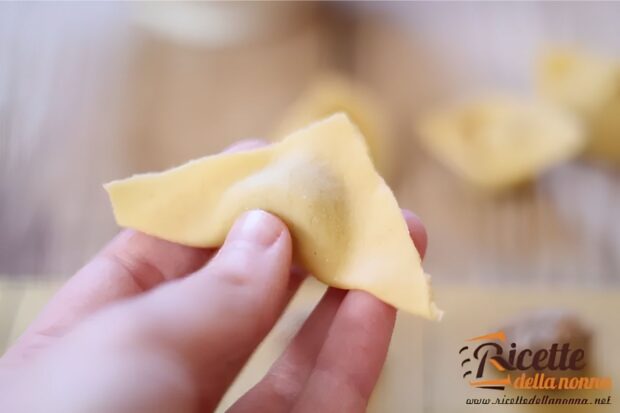 Tortellini fatti in casa, preparazione 4