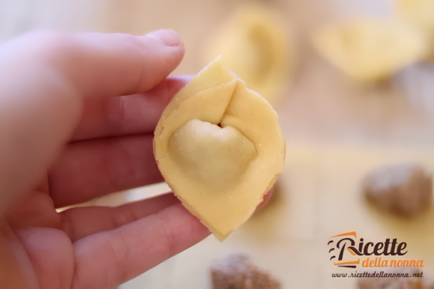 Tortellini fatti in casa, preparazione 5