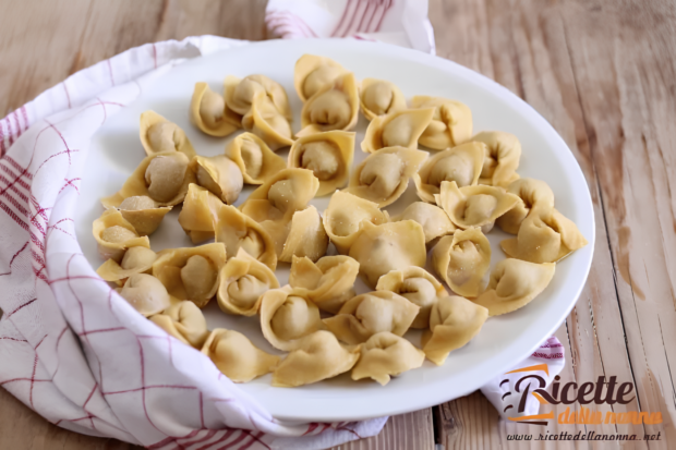 Tortellini fatti in casa, preparazione 6