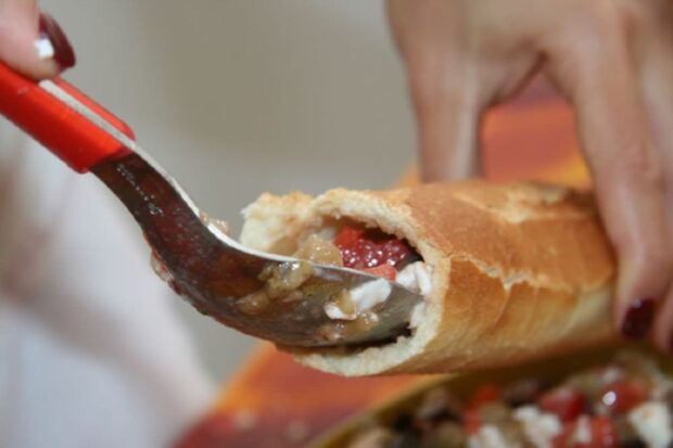 Baguette ripiena alle melanzane, preparazione 2