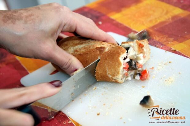 Baguette ripiena alle melanzane, preparazione 3