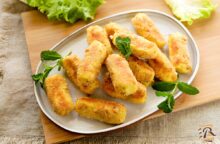 Le crocchette di patate al forno sono l’alternativa light alle classiche fritte che puoi preparare anche in anticipo