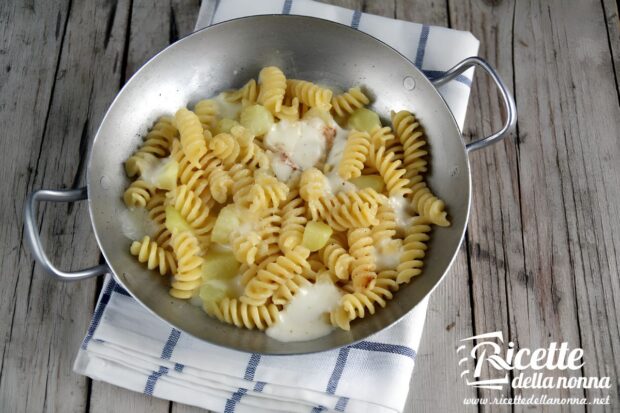 Pasta e patate al forno