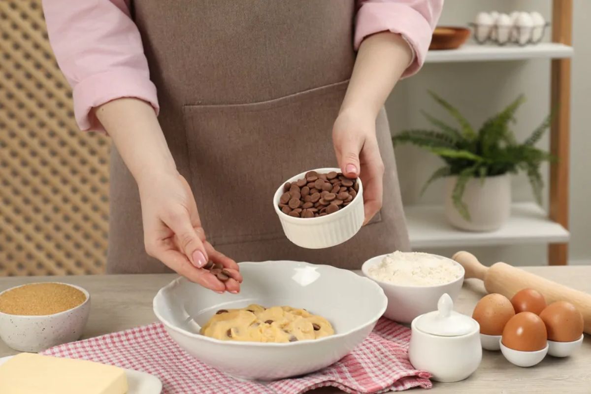 Impasto per biscotti con gocce di cioccolato