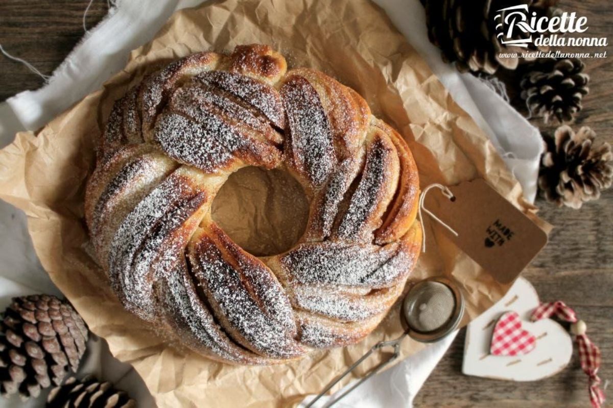 Viene dall’Estonia ed è buona e profumata come poche: come fare il kringle, la brioche intrecciata alla cannella