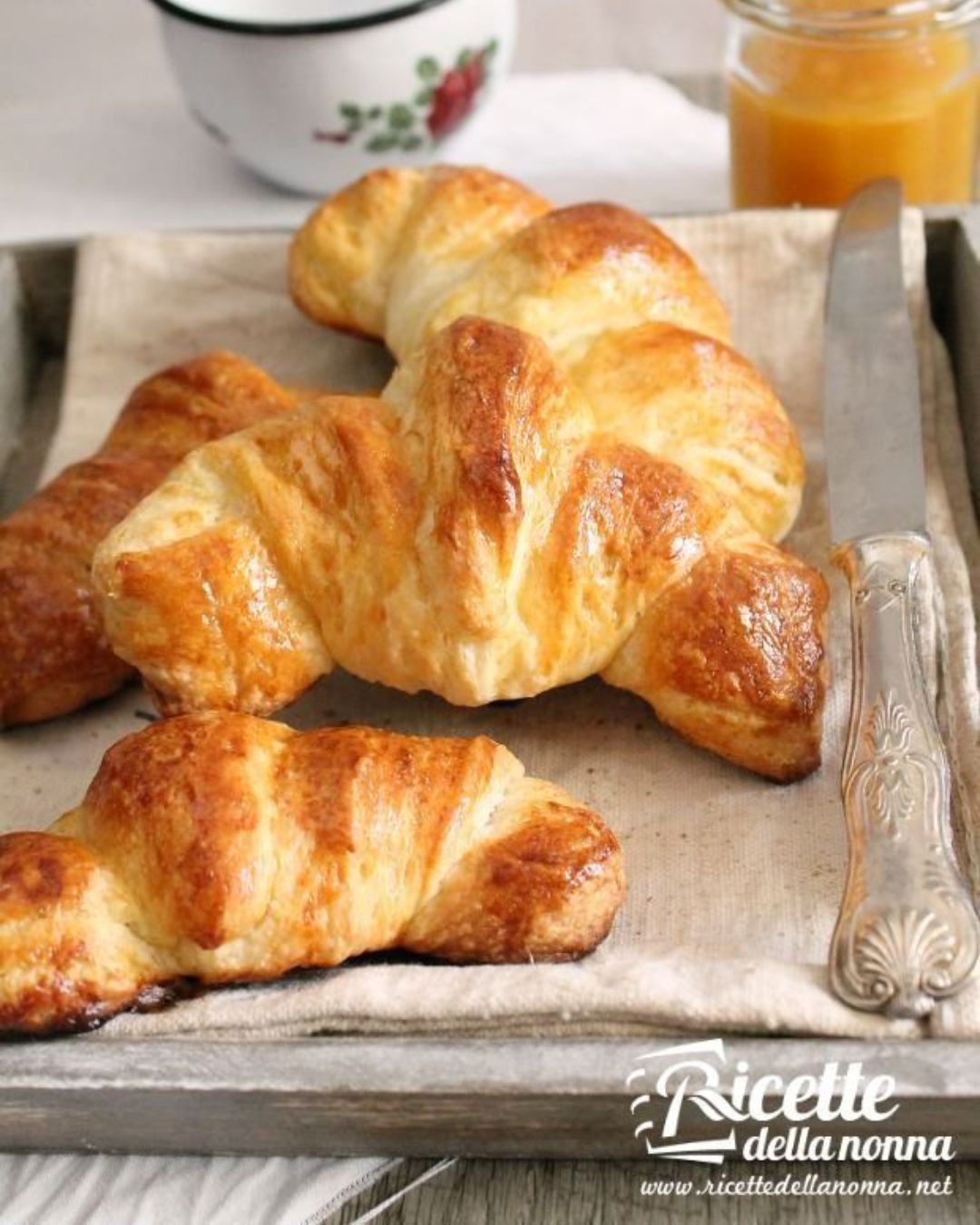 Croissant fatti in casa. Verticale