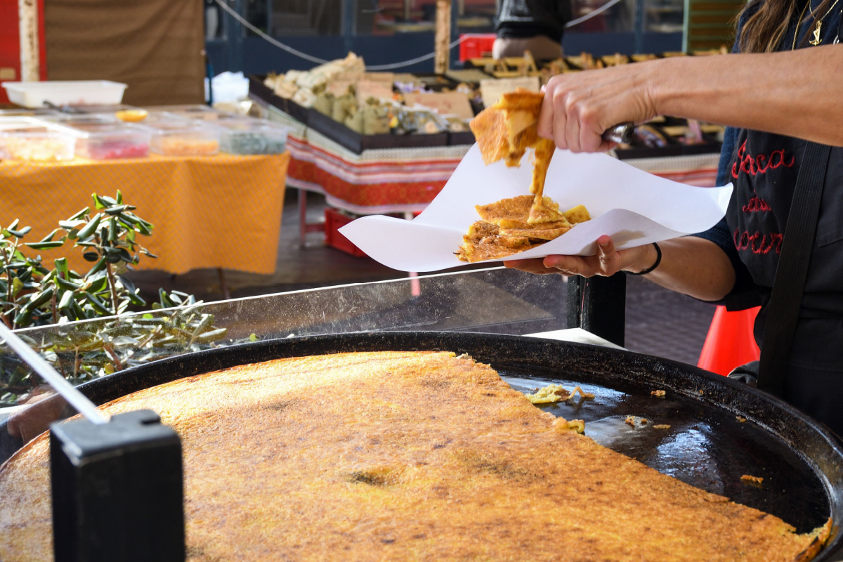 È lo street food tipico di Genova, ed è buonissimo: come si fa e come abbinarla per farci dei pranzi buonissimi